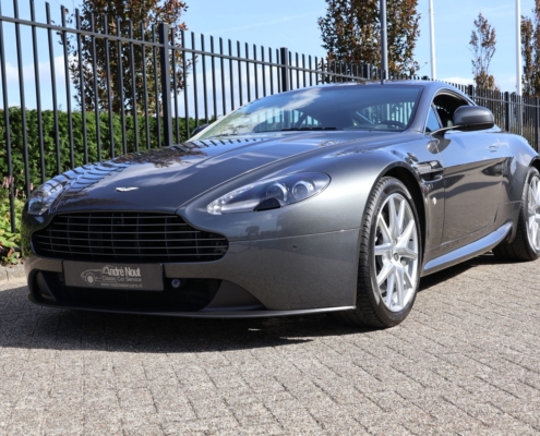 004aston Martin V8 Vantage (1)