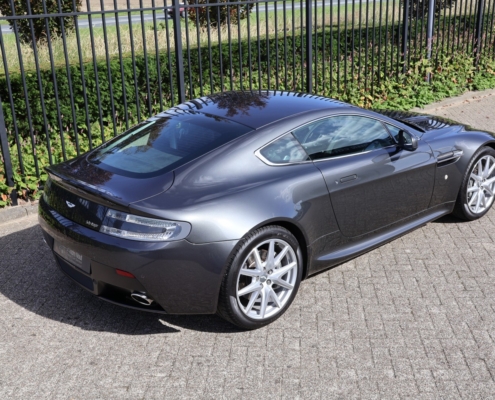 012aston Martin V8 Vantage (20)