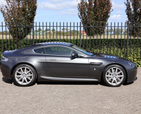 014aston Martin V8 Vantage (17)