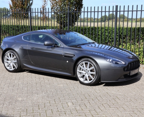 015aston Martin V8 Vantage (18)