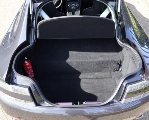 037aston Martin V8 Vantage (15)