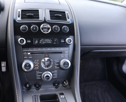 052aston Martin V8 Vantage (57)