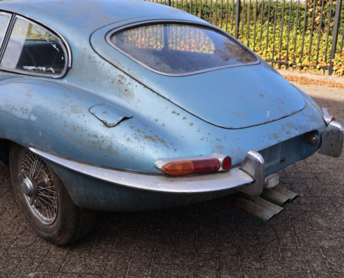 011img026jaguar E Type 4.2 Fhc