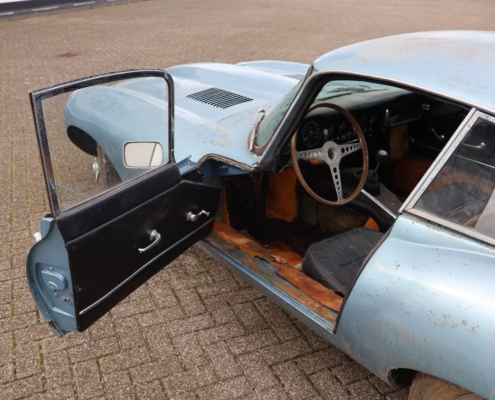 020img013jaguar E Type 4.2 Fhc