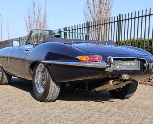 008img025jaguar E Type 4.2 Ots