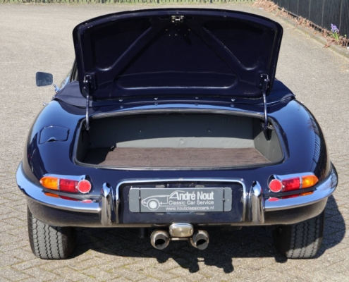037img017jaguar E Type 4.2 Ots