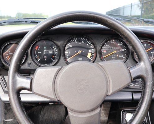 056porsche 911 Targa Wit (39)