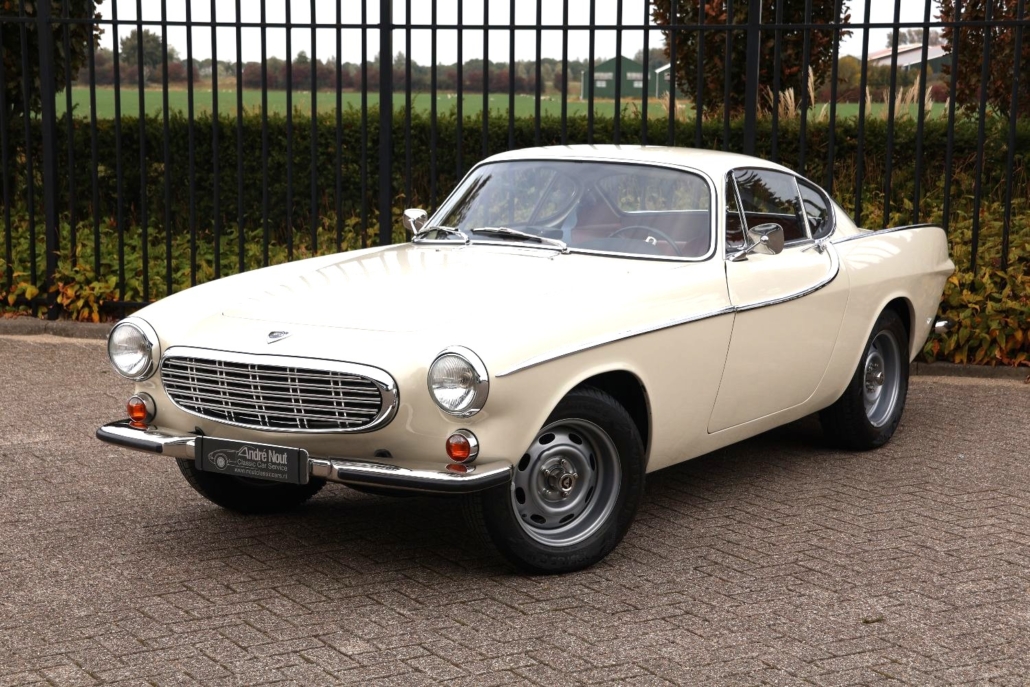 001img004volvo P1800