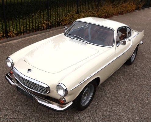 004img017volvo P1800