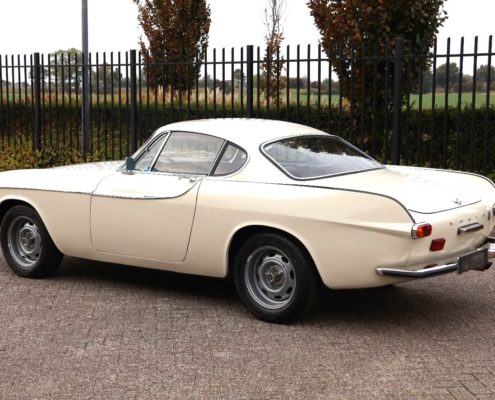 006img006volvo P1800