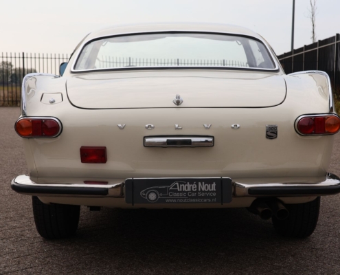 010img020volvo P1800