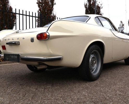 012img063volvo P1800