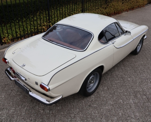013img062volvo P1800
