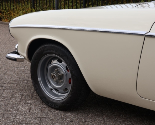 022img012volvo P1800