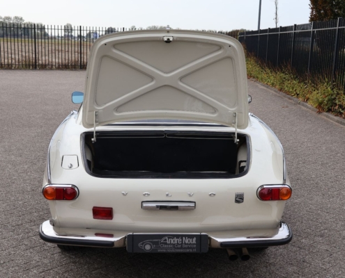 030img025volvo P1800