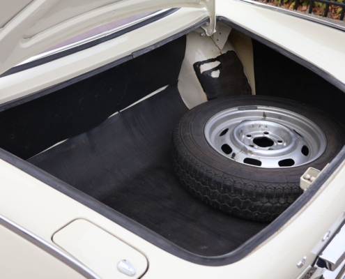 032img027volvo P1800