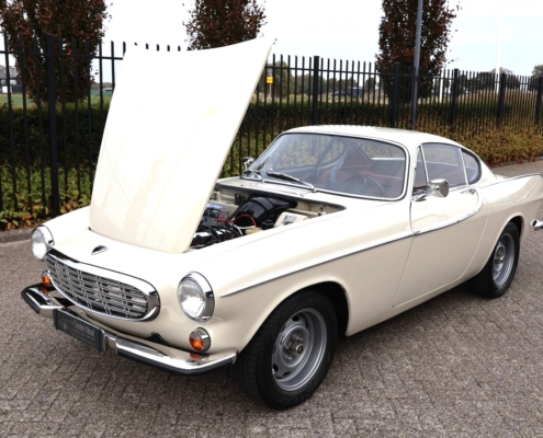 033img030volvo P1800