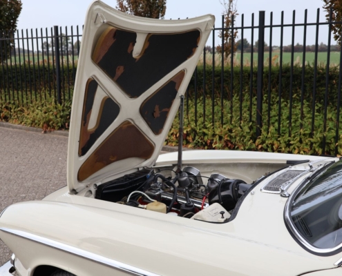 034img028volvo P1800