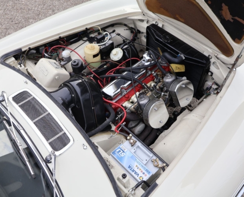 037img032volvo P1800