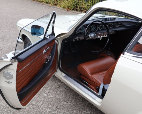 038img034volvo P1800