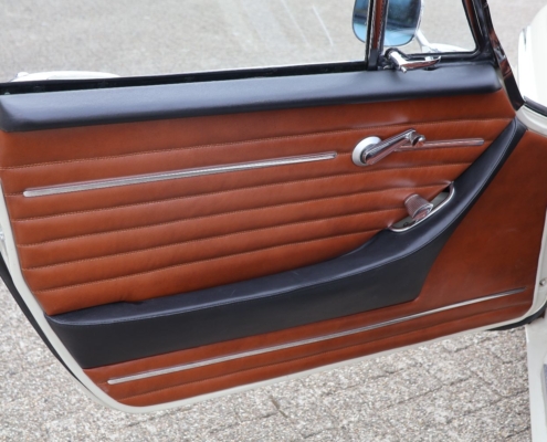 039img035volvo P1800