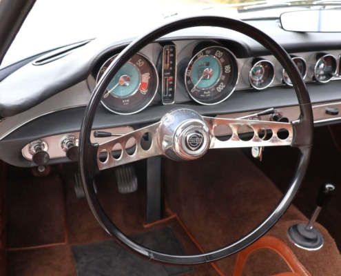 041img039volvo P1800