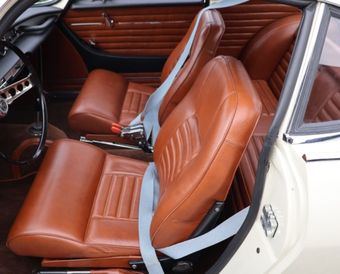 042img037volvo P1800