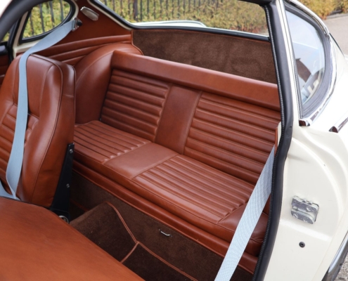 043img038volvo P1800