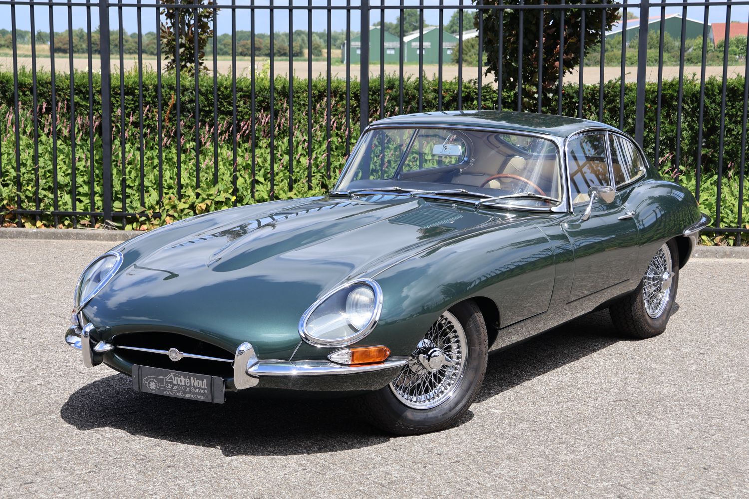 001img030jaguar E Type 4.2 Fhc